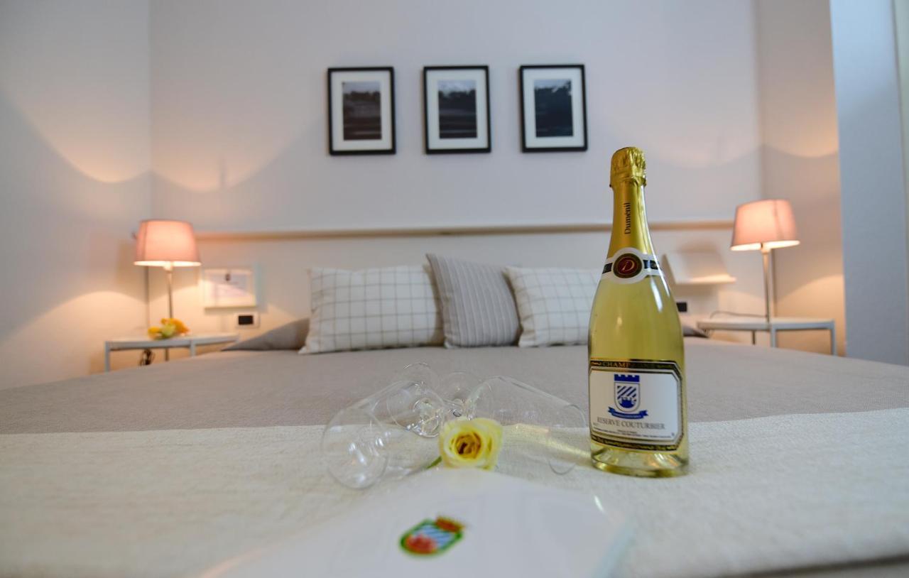 Golf Hotel Castelconturbia Agrate Conturbia Ngoại thất bức ảnh